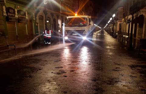 La Nochevieja deja 1.600 kilos de residuos y ningún incidente destacable en Las Palmas