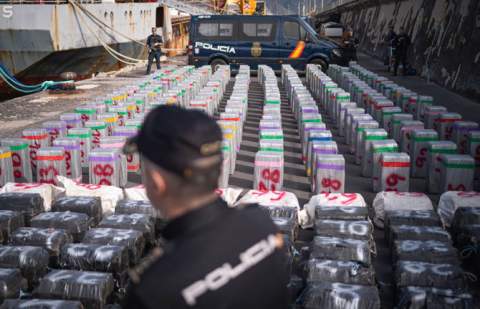 A prisión 6 de los 13 tripulantes del barco apresado con casi diez toneladas de cocaína