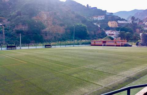 Aprobado el convenio para la mejora y remodelación del campo de fútbol de La Mancha en Vallehermoso