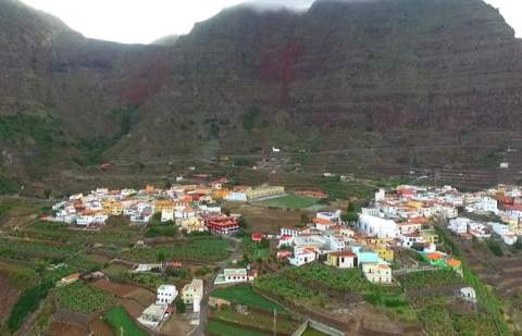 Turismo firma el primer convenio de España para preservar sus Pueblos Más Bonitos y fomentar lo rural