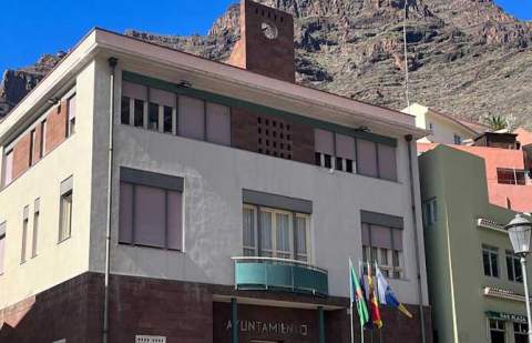 El Ayuntamiento de Valle Gran Rey defiende su gestión en materia de ayudas al estudio