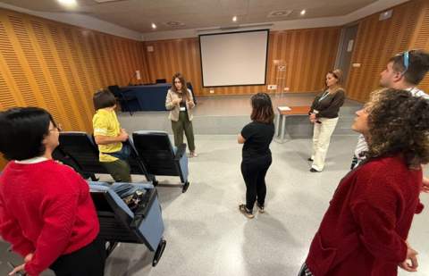 El Hospital Nuestra Señora de Guadalupe recibe la visita del alumnado del proyecto NEAE +21
