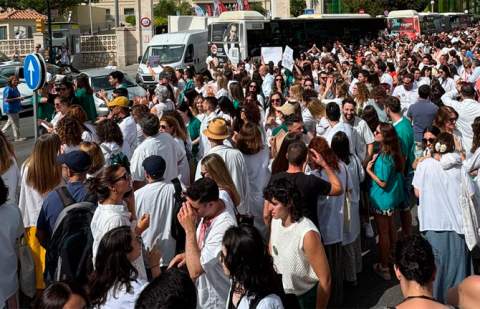 Sanidad y comunidades acuerdan una mediación para solucionar la huelga de médicos