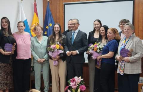 Dirección insular de la Administración General del Estado, acto institucional en homenaje a la mujer gomera