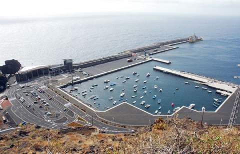 El alcalde de Valverde pide reanudar el servicio de Naviera Armas en El Hierro