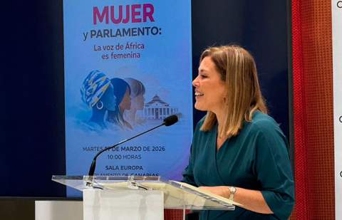 La voz femenina africana resuena en el Parlamento de Canarias