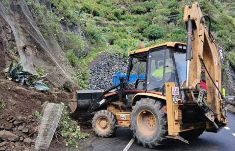 El Gobierno de Canarias mantiene la alerta por riesgo de desprendimientos tras las lluvias