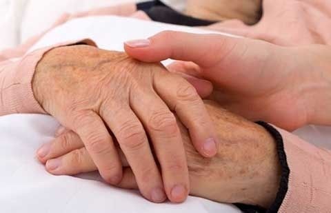 Canarias pone en marcha un servicio de ayuda a domicilio para más de 3.000 dependientes