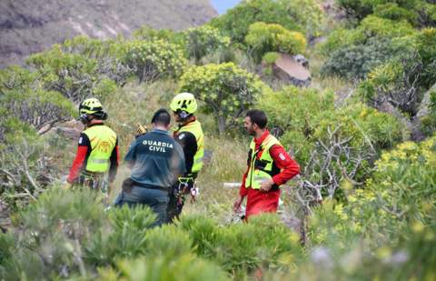 Todos los ocupantes de la guagua accidentada en La Gomera han resultado heridos  más una persona fallecida