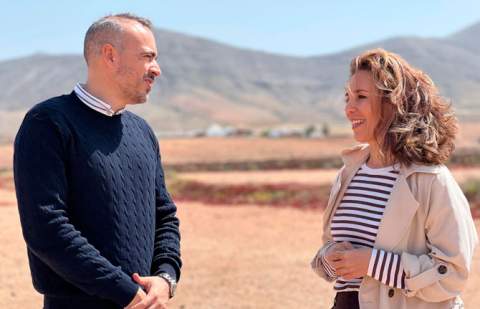 Turismo adjudica la instalación de farolas solares y papeleras inteligentes en los municipios de Canarias