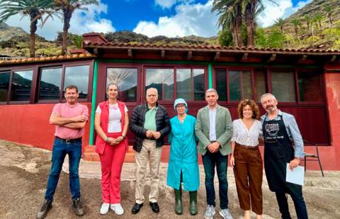 Administraciones y agricultores colaboran en el desarrollo de un proyecto piloto de riego eficiente en platanera en Hermigua
