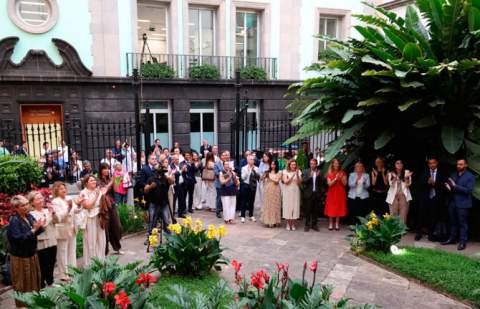 El Patio de Honor del Parlamento de Canarias se llena de música y emoción en el concierto institucional por el Día de Canarias