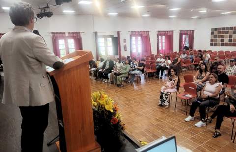 Ecca.edu celebra su histórica primera entrega de diplomas en La Gomera