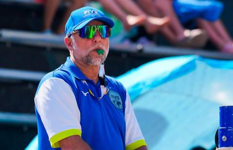 José María Padrón árbitro Olimpico, pitará la fina de la Copa Autonómica Alevin de Voleibol organizada por CV Gomahara