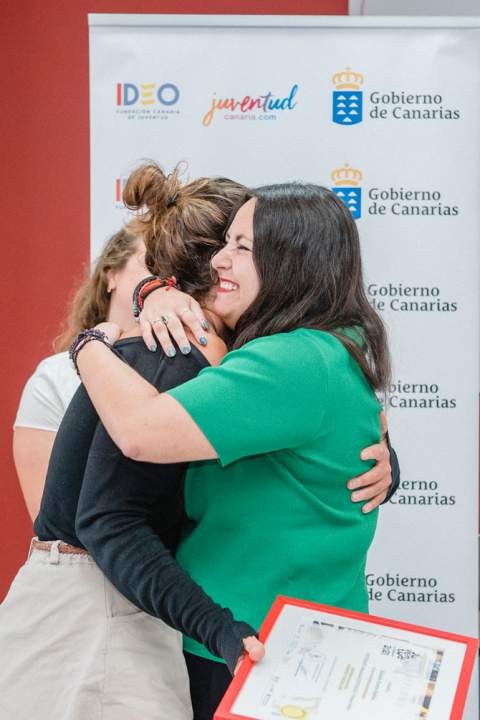 Momento de la entrega del premio