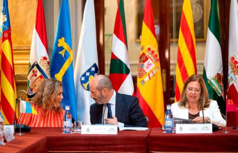 Astrid Pérez participa en la reunión de la COPREPA sobre la implantación de la Inteligencia Artificial en los parlamentos