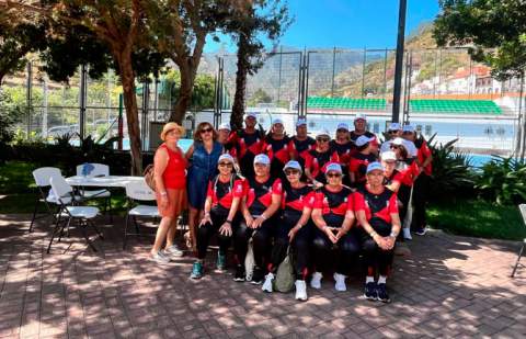 Vallehermoso participa en una jornada de convivencia y actividades para mayores en el Campo Municipal de Hermigua