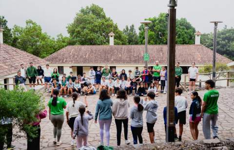 El Campamento de El Cedro reúne a jóvenes de La Gomera en una experiencia educativa y ambiental