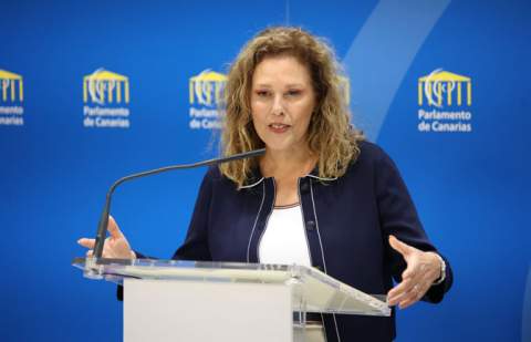 Astrid Pérez: “El Parlamento de Canarias vive la legislatura con mayor actividad de su historia y cercanía con la ciudadanía”
