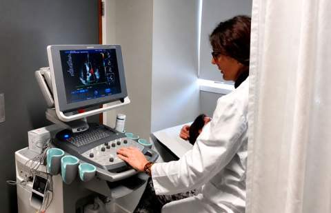 Sanidad adjudica 106 ecógrafos por casi tres millones de euros para varios hospitales del SCS