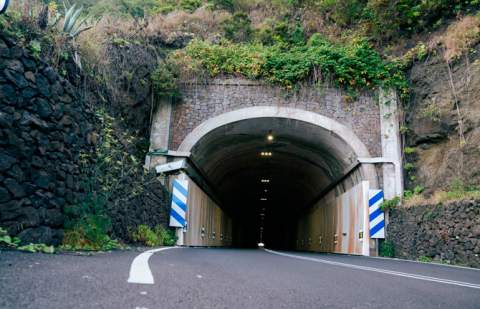 Regulación puntual del tráfico en el Túnel de la Cumbre por trabajos de limpieza