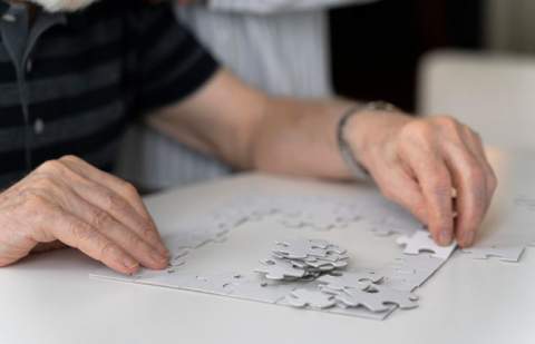 El 72,2% de los canarios que padecen alzheimer son mujeres