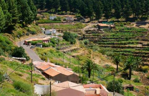 Vallehermoso aprueba el proyecto de mejora en la pista del barrio de Igualero