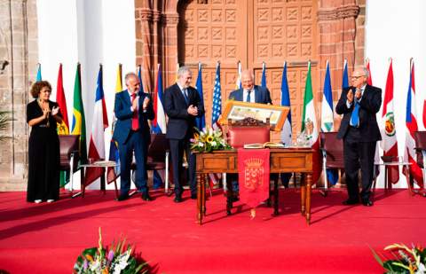 La Gomera hace un llamamiento a la paz en el 533 aniversario de la partida de Colón