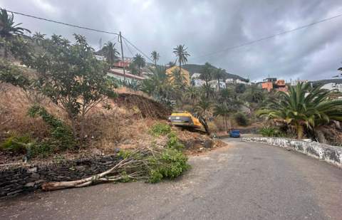 Comienzan las obras complementarias en la vía el Lomo San Pedro en Hermigua