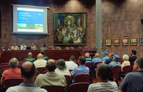 Cabildo y Gobierno de Canarias abordan con el sector vitivinícola y bodeguero la actualidad de la filoxera
