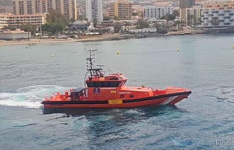Llega a El Hierro un cayuco con 198 personas, entre ellas una bebé y 18 menores