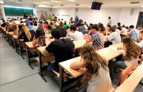 El Gobierno canario amplía al 21 de septiembre el plazo para pedir becas universitarias