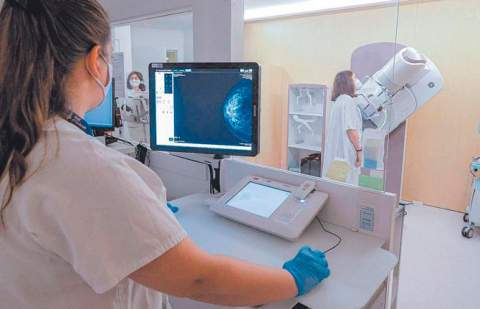 El SCS facilita y agiliza la prescripción de la renovación de material ortoprotésico para mujeres con cáncer de mama