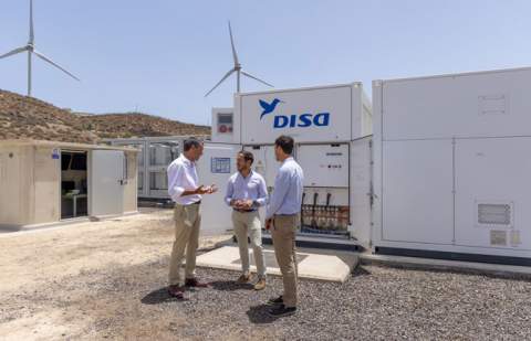 Canarias avanza en almacenamiento de renovables tras lograr que el Estado regule el uso de baterías