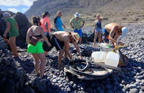 Aglayma Ecológica retoma con fuerza las limpiezas de playas y lanza una nueva competición ecológica interinsular para jóvenes