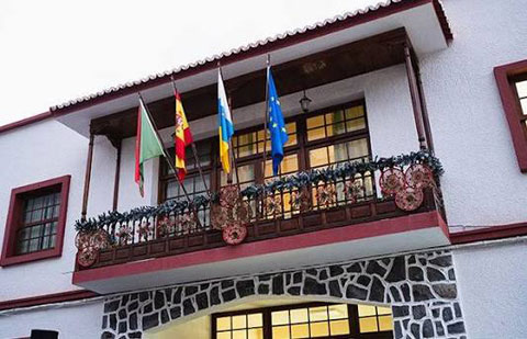 Vallehermoso adjudica cerca de un millón de euros para mejorar el saneamiento en Chipude y construir un jardín vertical