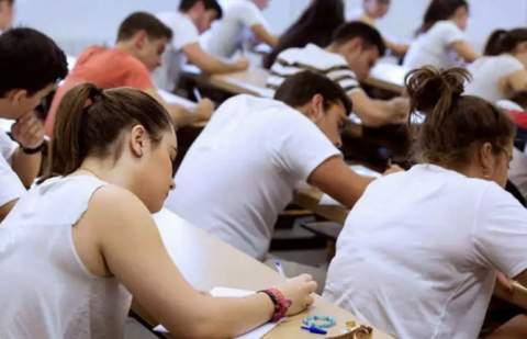 El Ayuntamiento de Alajeró abre el plazo para ayudas al transporte a estudiantes que cursan sus enseñanzas fuera de La Gomera