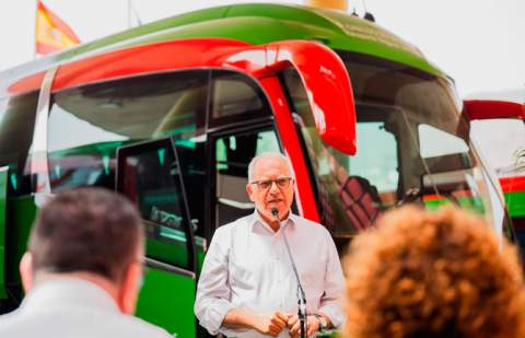 El Cabildo mantendrá la gratuidad del transporte durante el próximo año tras la aprobación de la Ley de Movilidad Sostenible