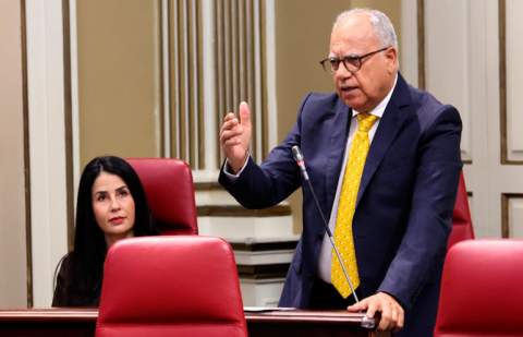 El Gobierno recoge el guante de impulsar el pacto canario sobre sostenibilidad demográfica propuesto por Casimiro Curbelo