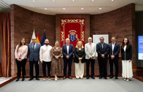 Canarias impulsa la mejora de la atención a las personas con epilepsia con unas jornadas en el Parlamento regional