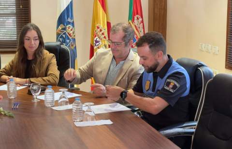 Toma de posesión del nuevo agente de la Policía Local de Vallehermoso