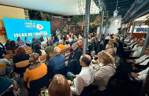 La Dirección Insular en La Gomera celebra los 50 años de libertad con la palabra y el lenguaje de la música, la poesía y el silbo gomero