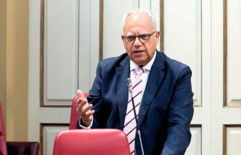 Curbelo reivindica una estrategia firme para diversificar la economía en las islas no capitalinas