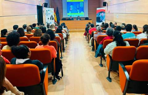 El futuro laboral sin barreras se debate en Gran Canaria con la FP Dual como protagonista