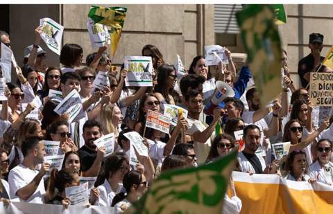 Los sindicatos suspenden la huelga sanitaria tras alcanzar un preacuerdo con Sanidad