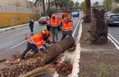 Más de 300 incidencias por la borrasca Emilia, especialmente en Tenerife y Gran Canarias