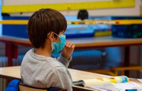 Sanidad insta a las personas con síntomas gripales a usar mascarilla para evitar la transmisión de virus respiratorios